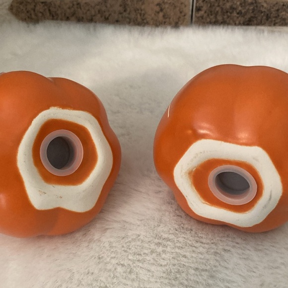 Rae Dunn Pumpkin Shakers - Picture 4 of 8